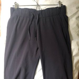 Lululemon On The Fly Pant Navy Size 6
